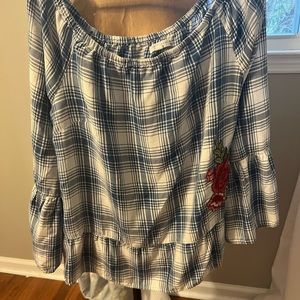 Celebrity Pink off shoulder with embroidered flower